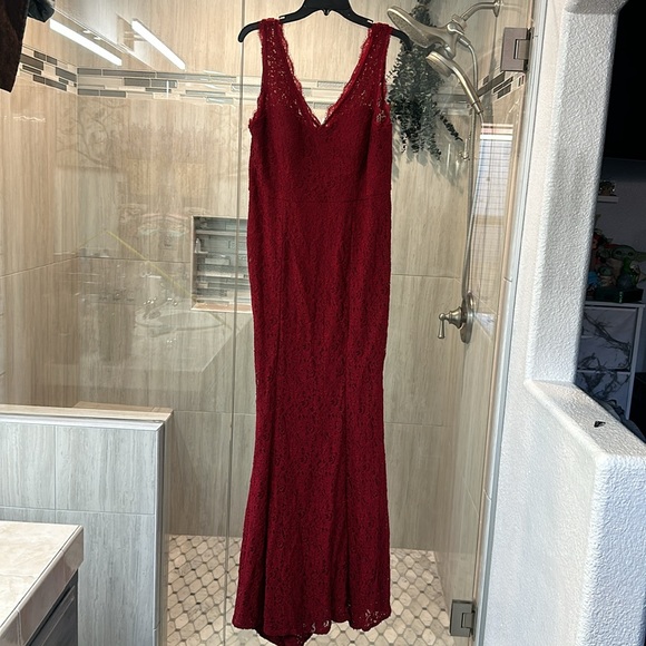 Adrianna Papell Scarlet Sleeveless Maxi Dress - Picture 4 of 10